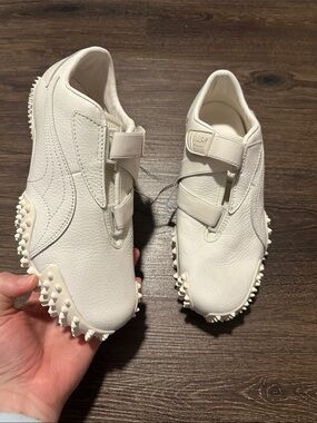 NWOT PUMA MOSTRO SNEAKERS